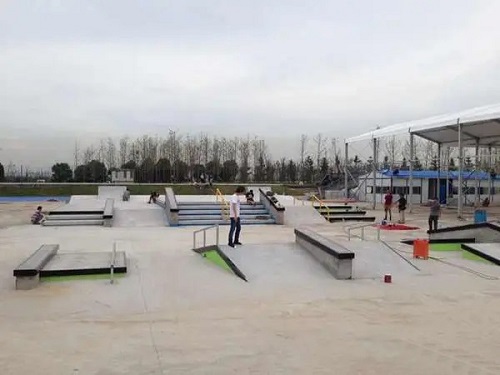 為什么要租賃板場道具而不是直接建造個滑板場？